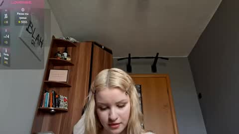 Snapshot of ilianamessersmith chatting on 8, 5, 2026 ShyLuna online show from 8, 5, 2026
