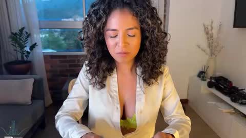 Snapshot of illaroom chatting on 23, 1, 2025 Kloe online show from 23, 1, 2025