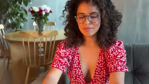 Snapshot of illaroom chatting on 20, 2, 2025 Kloe online show from 20, 2, 2025