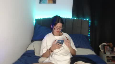 Snapshot of ily_bea chatting on 3, 6, 2026 Ily Bea online show from 3, 6, 2026