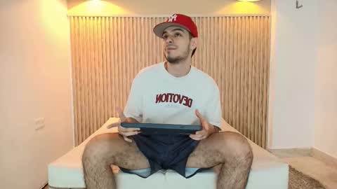 Snapshot of im_bull chatting on 8, 1, 2026 BULL online show from 8, 1, 2026