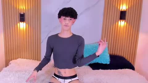 Snapshot of im_ethan chatting on 21, 7, 2026 ETHAN online show from 21, 7, 2026