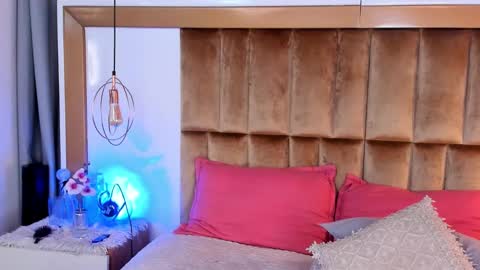 Anna  online show from 19, 2, 2025