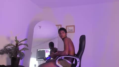 Snapshot of im_oleider chatting on 19, 2, 2026 oleider dont forget your thumbs up online show from 19, 2, 2026