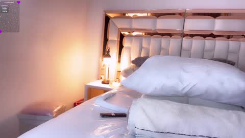 Snapshot of im_yours_01 chatting on 2, 2, 2025 daniella online show from 2, 2, 2025