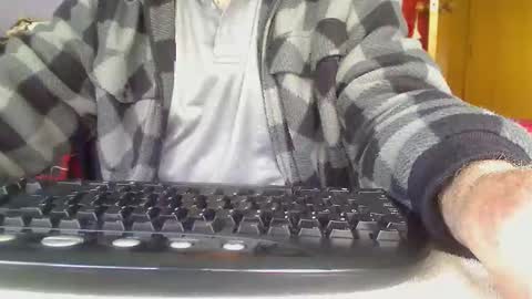 Snapshot of imaussiechris chatting on 16, 10, 2025 Aussie Guy online show from 16, 10, 2025