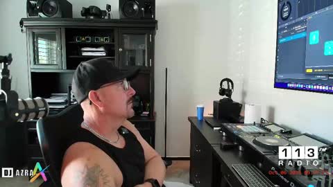 DJ Azra online show from 6, 10, 2025