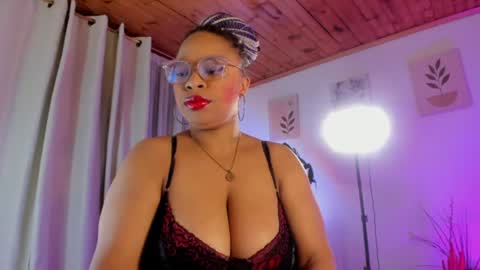 Snapshot of imlauraa chatting on 14, 7, 2026 Laurita Aries Guys on April 13th and 14th I will be offline for my birthday I love you very much. online show from 14, 7, 2026