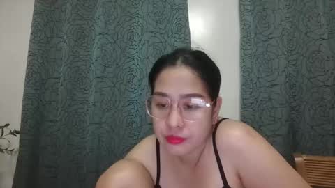 Snapshot of immaculate02 chatting on 18, 4, 2026 Immaculate02 online show from 18, 4, 2026