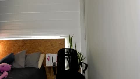 Angel online show from 8, 3, 2026