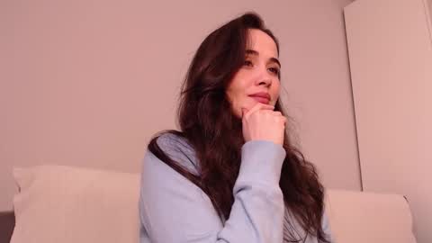 Snapshot of in_yan chatting on 12, 11, 2025 Lin online show from 12, 11, 2025