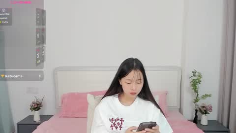 Snapshot of inadaphne chatting on 23, 6, 2026 Ina online show from 23, 6, 2026