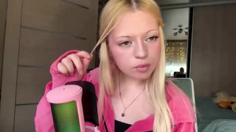 Lola online show from 6, 3, 2026