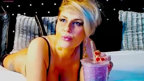 Snapshot of inanna_ishtar1 chatting on 1, 4, 2026 inanna_ishtar1 online show from 1, 4, 2026