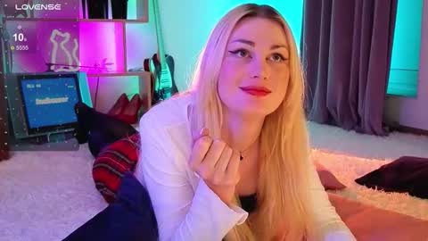 Snapshot of inchcaser chatting on 14, 2, 2026 Dina Help me reach 100 likes online show from 14, 2, 2026