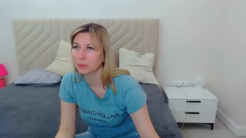 Snapshot of incredible_ariela chatting on 24, 5, 2026 incredible_ariela online show from 24, 5, 2026