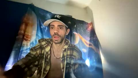 Snapshot of incredulous1708 chatting on 1, 11, 2025 incredulous1708 online show from 1, 11, 2025