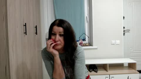 Snapshot of increible_della chatting on 15, 5, 2026 Della online show from 15, 5, 2026