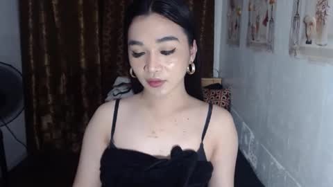 indestructabletrixie online show from 4, 1, 2025