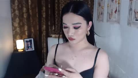 indestructabletrixie online show from 10, 1, 2025