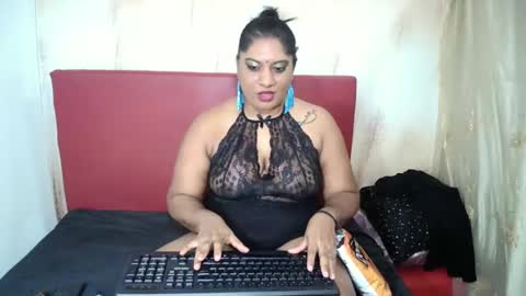 Snapshot of indianchantal chatting on 13, 1, 2025 chantal online show from 13, 1, 2025