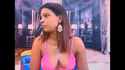 indiansexyass4u2luv online show from 26, 11, 2025