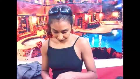 indiansexybutt4u2luv online show from 29, 3, 2026