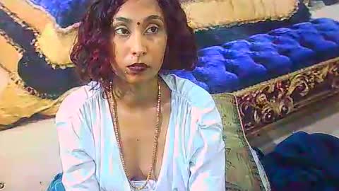 indiansexybutt4u2luv online show from 10, 7, 2026