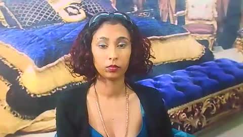 indiansexybutt4u2luv online show from 11, 7, 2026