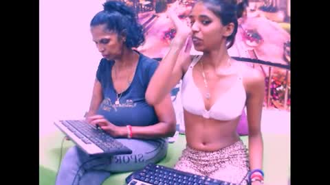 indiansexyslender4u2luv online show from 24, 2, 2025
