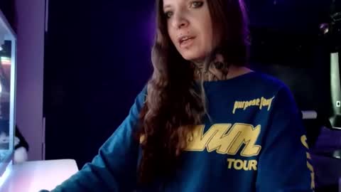 Snapshot of inesdesire chatting on 28, 1, 2025 InesDesire online show from 28, 1, 2025