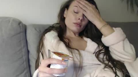 Sweet girl online show from 21, 1, 2025