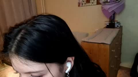 Mia online show from 11, 4, 2026