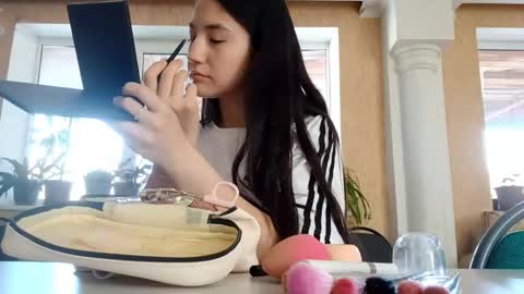 Mia online show from 5, 6, 2026