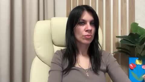 Snapshot of injaathome chatting on 19, 4, 2026 InjaAtHome online show from 19, 4, 2026
