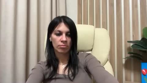 Snapshot of injaathome chatting on 19, 4, 2026 InjaAtHome online show from 19, 4, 2026
