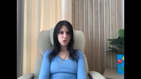 Snapshot of injaathome chatting on 29, 4, 2026 InjaAtHome online show from 29, 4, 2026