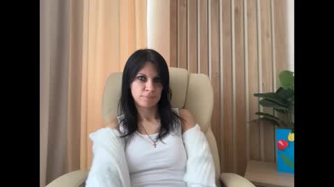 Snapshot of injaathome chatting on 2, 5, 2026 InjaAtHome online show from 2, 5, 2026