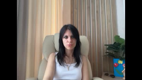 Snapshot of injaathome chatting on 7, 5, 2026 InjaAtHome online show from 7, 5, 2026