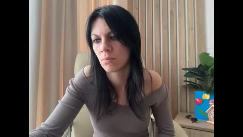 Snapshot of injaathome chatting on 18, 5, 2026 InjaAtHome online show from 18, 5, 2026