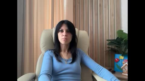 Snapshot of injaathome chatting on 19, 5, 2026 InjaAtHome online show from 19, 5, 2026