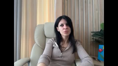 Snapshot of injaathome chatting on 24, 5, 2026 InjaAtHome online show from 24, 5, 2026
