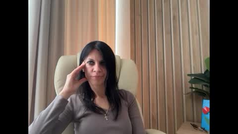 Snapshot of injaathome chatting on 29, 5, 2026 InjaAtHome online show from 29, 5, 2026