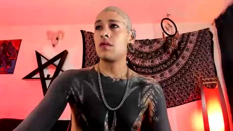 Snapshot of ink_u_buzz chatting on 10, 11, 2025 Dani online show from 10, 11, 2025