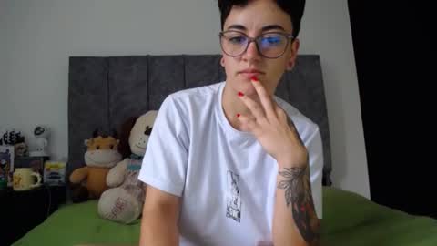 lyan onlyfans n linda online show from 25, 6, 2026