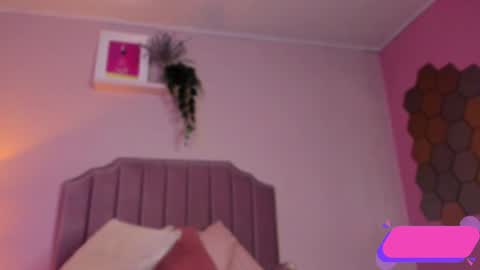 Snapshot of innana_babe chatting on 4, 1, 2025 Innana online show from 4, 1, 2025