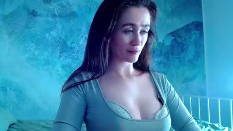 Lina online show from 7, 3, 2026