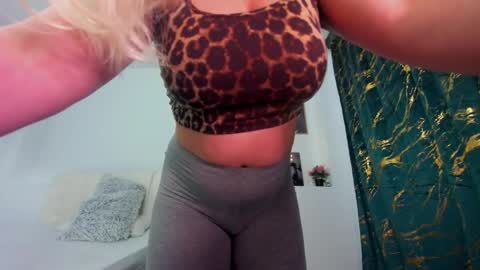 Snapshot of innocent_angell chatting on 22, 4, 2026 Eva online show from 22, 4, 2026