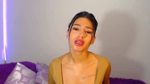 Snapshot of innocent_fox chatting on 6, 12, 2024 Abril online show from 6, 12, 2024