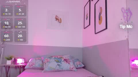 innocenthazel online show from 7, 4, 2026